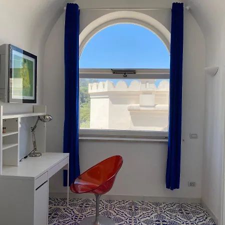 Raffaella Villa Capri