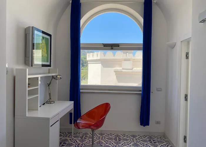 Raffaella Villa Capri