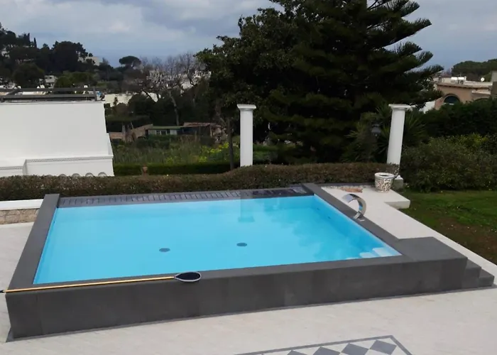 Raffaella Villa Capri